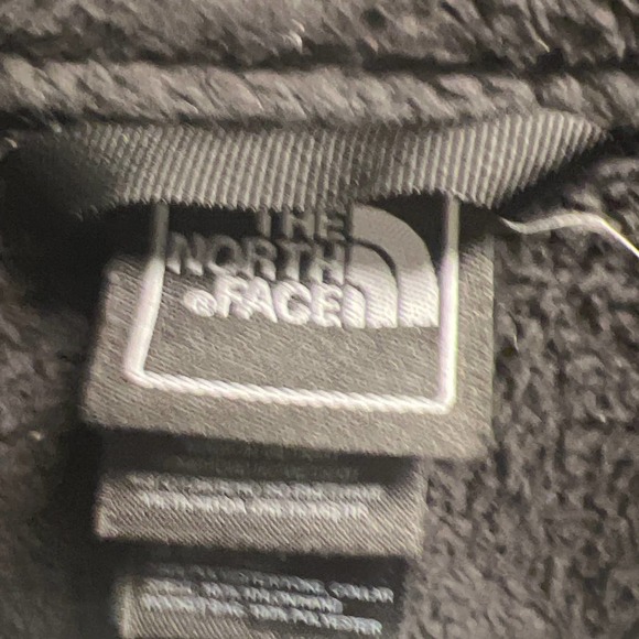 * Girls Black Fleece North Face Jacket - Picture 3 of 4